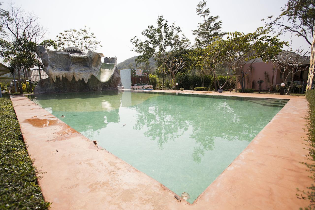 Baanraisooksangchan Kaeng Kachan Exterior foto
