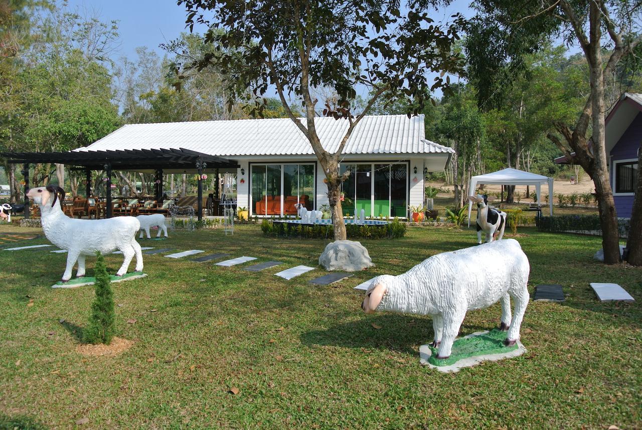 Baanraisooksangchan Kaeng Kachan Exterior foto