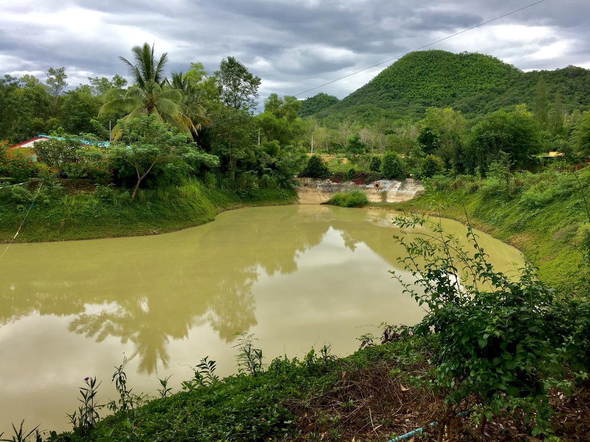 Baanraisooksangchan Kaeng Kachan Exterior foto